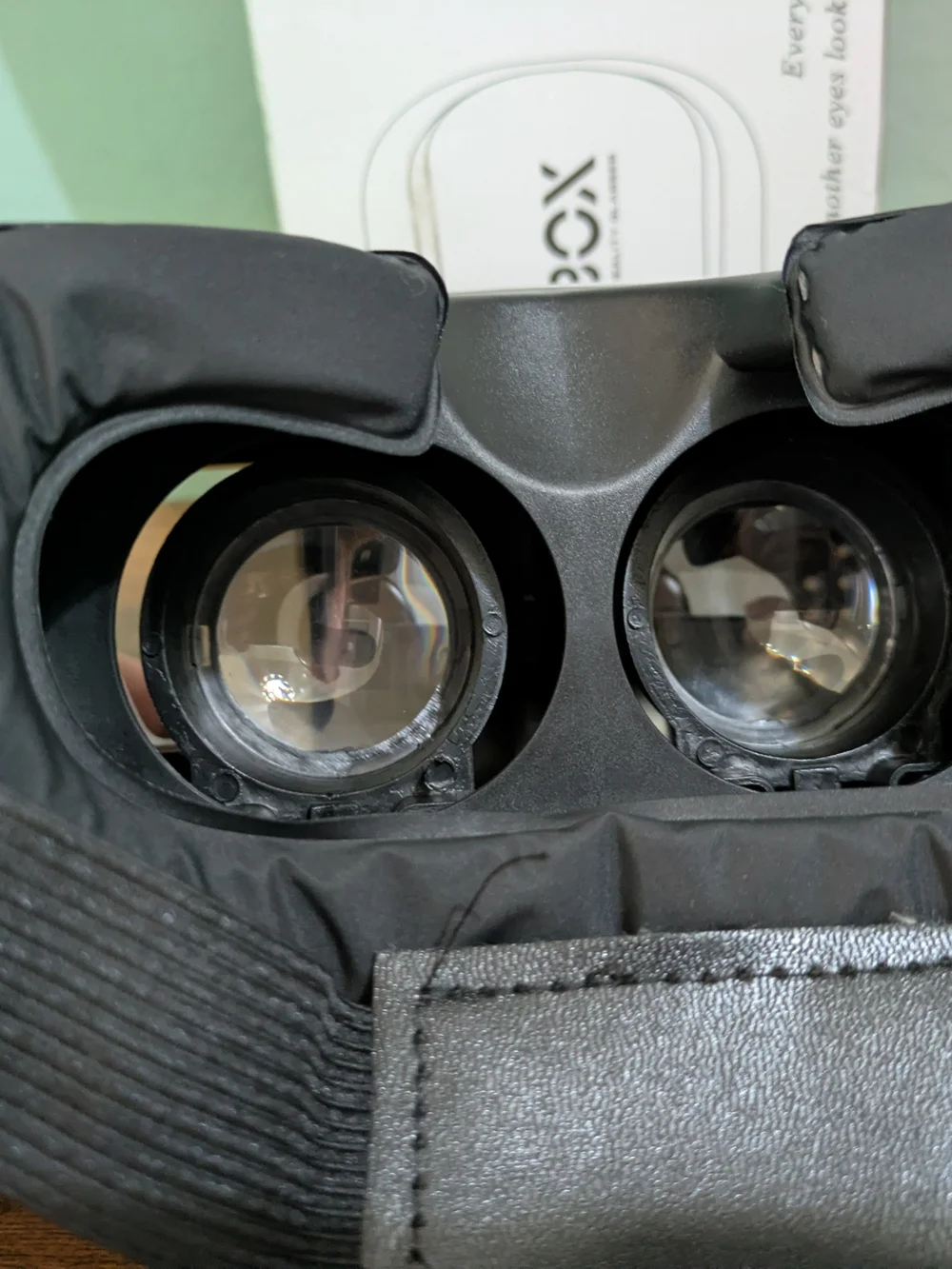 Virtual Reality Glasses - White